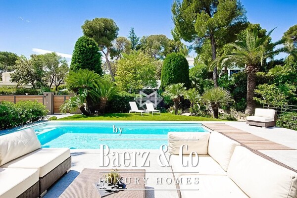 photo 2 Stunning contemporary style property with sea view