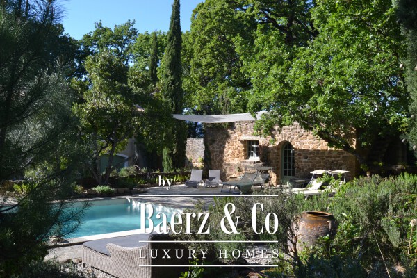 photo 15 Historic manor house overlooking Mont Ventoux