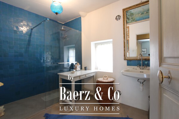 photo 46 Historic manor house overlooking Mont Ventoux