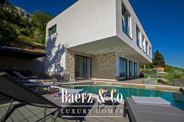 photo 1 Omis, luxury villa with pool and panoramic view
