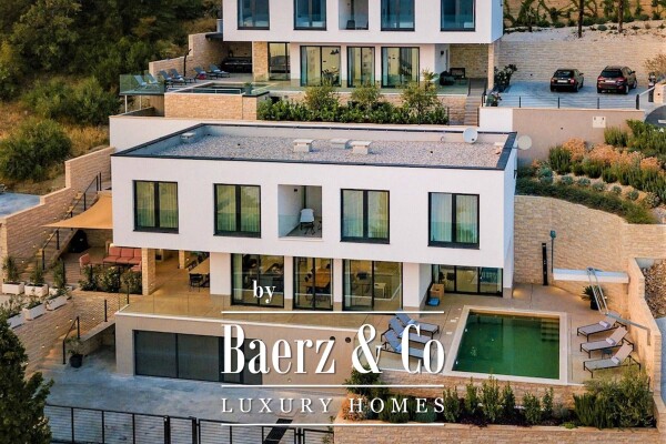 photo 1 Omis, luxury villa with pool and panoramic views