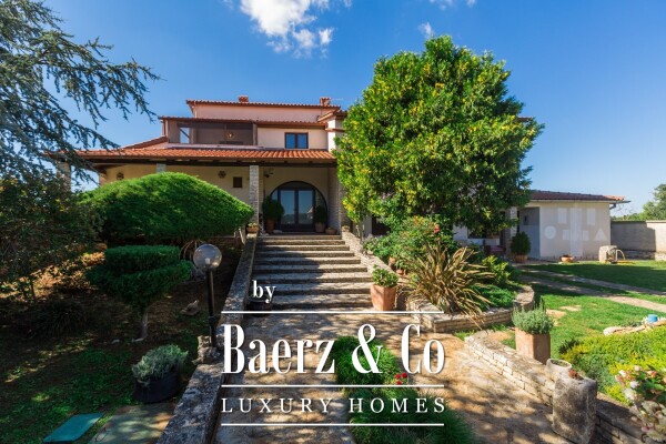 photo 10 Pula, Veli Vrh, wonderful villa plus 4 separated apartments and a pool