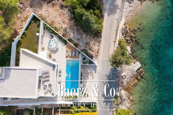 photo 7 Brac, modern villa with pool located in a natural bay