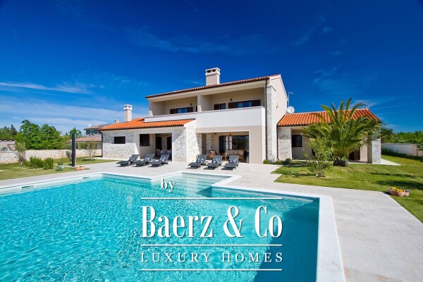 photo 2 Istria, Savičenta, Juršići, modern villa 400 m2 on a large plot of 1986 m2