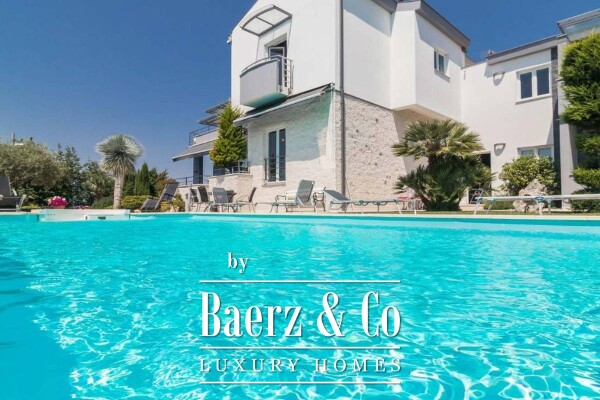 photo 3 Pula, Pješčana Uvala attractive detached villa on a large plot