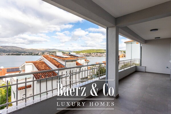 photo 3 Trogir, Okrug Gornji, beautiful villa with sea view