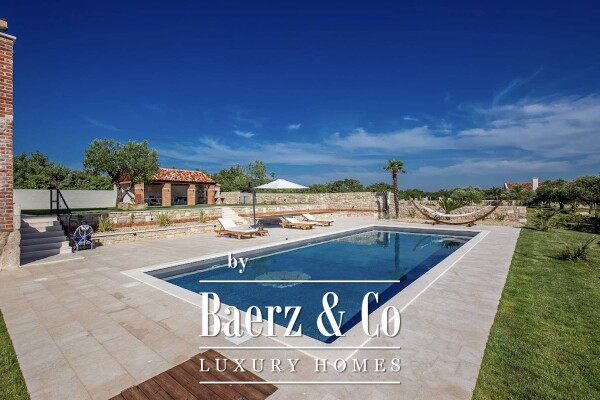 photo 8 Zadar, Murvica, spectacular stone villa with tennis court and swimming pool