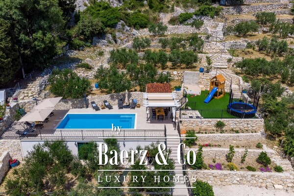 photo 7 Omiš, Borak, house with pool and sea view