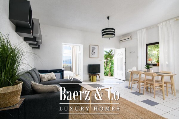 photo 8 Okrug Gornji, Beautiful house, second row to the sea