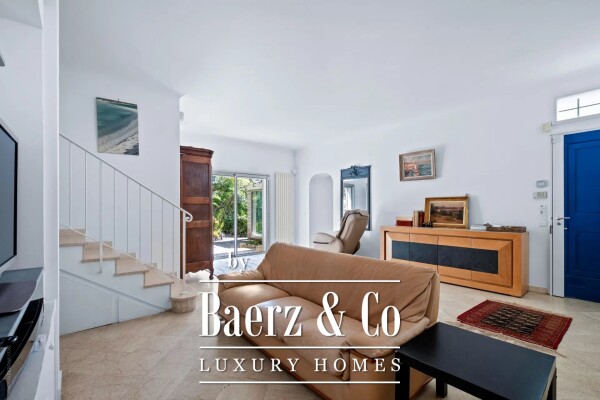 photo 14 AMAZING CALIFORNIAN STYLE VILLA WITH SEA VIEW