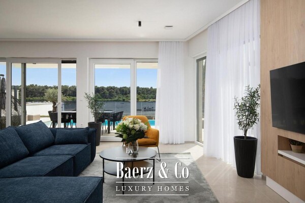 photo 14 Medulin, a beautiful villa of 350 m2, only 6 m from the sea with an fascinating view