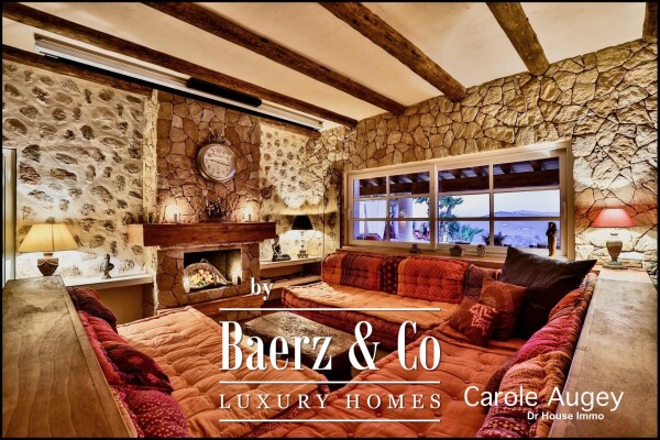 photo 8 Authentic Villa facing the Golf Course