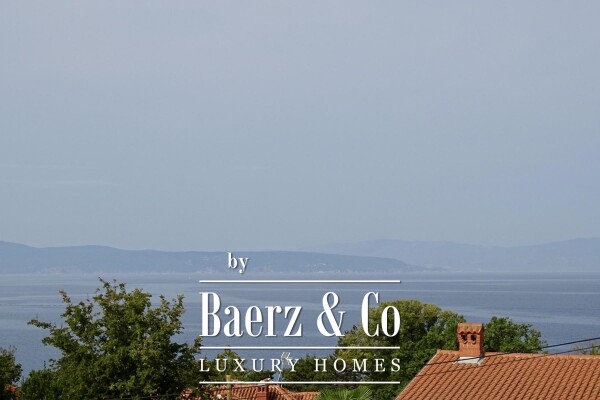 photo 4 Njivice, two-story apartment in a villa with a pool, gross living area 161,50m2