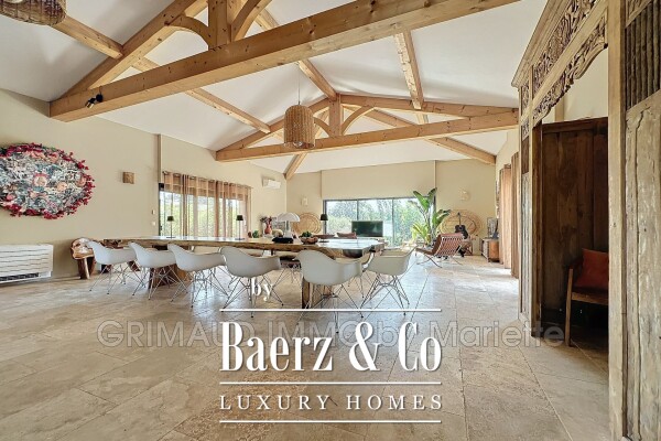 photo 13 beautiful renovated villa with swimming pool and 6 bedrooms