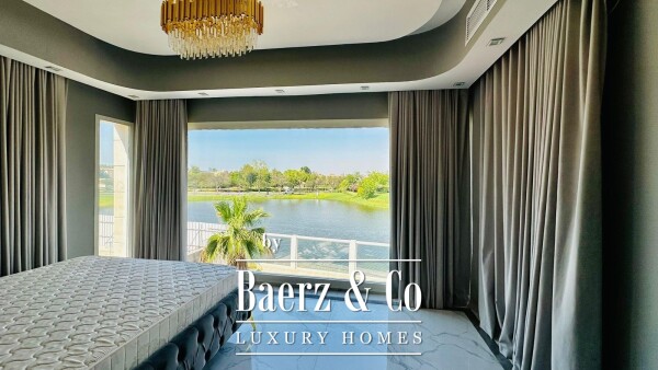 photo 6 Luxury Villa in Jumeirah Park with Canal View