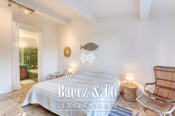 photo 13 In La Croix-Valmer, villa with sea view in the heart of a domain