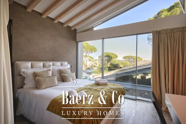 photo 10 Modern house within a gated community close to the beach.