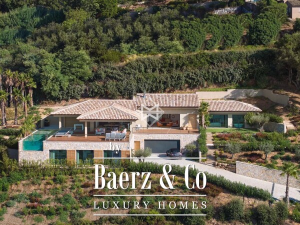 photo 3 Superb contemporary villa with panoramic sea view