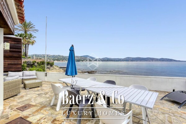 photo 3 Waterfront, renovated villa with direct access to the sea