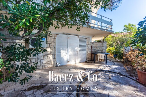 photo 2 Brač, Sumartin, house in the first row to the sea, with an area of 95m2, on a plot of land of 13...