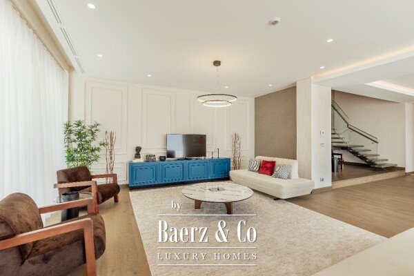 photo 10 Luxurious Three Bedroom Apartment with a Seaview