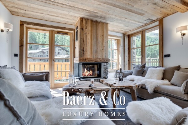 photo 1 4-BEDROOM APARTMENT - EAST EXPOSURE