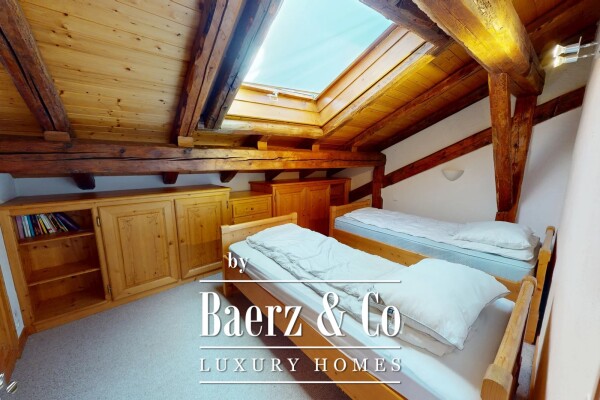 photo 12 Pleasant Village House, Close to the Shops