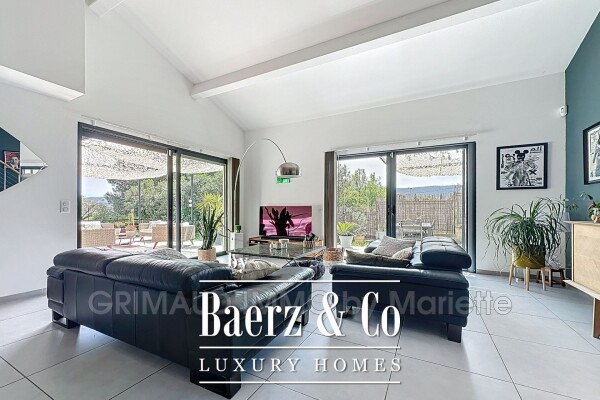 photo 9 Beautiful contemporary villa with pool and summer kitchen