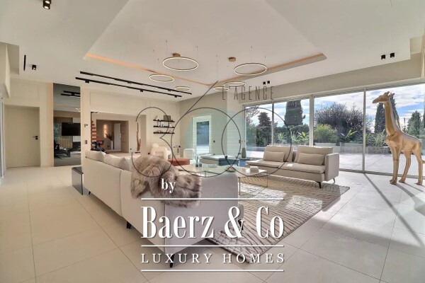 photo 5 CONTEMPORARY VILLA WITH UNOBSTRUCTED VIEW