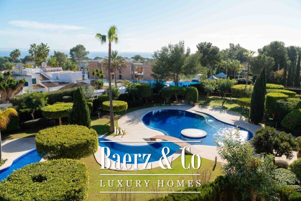 photo 1 Spacious apartment with sea views, parking and pool