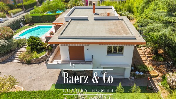 photo 9 Vente Villa rénovée de 270 m² avec piscine et jardin paysager - 5 min en voiture de la plage