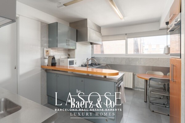 photo 34 Barcelona, Les Tres Torres