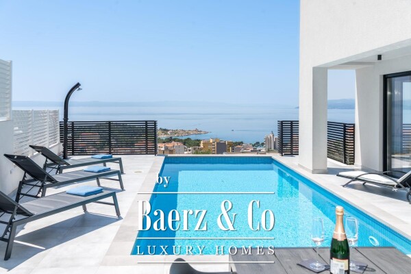 photo 1 Makarska, two-story, three-room apartment, with pool