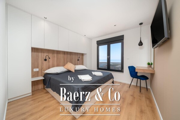 photo 11 Makarska, two-story, three-room apartment, with pool