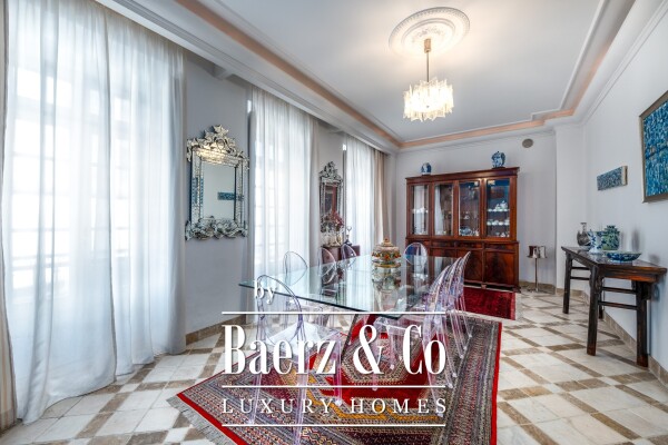 photo 16 5 bedroom villa with swimming pool in the historic area of Parede