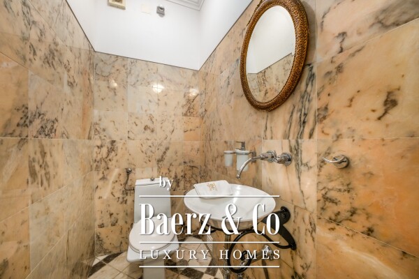 photo 17 5 bedroom villa with swimming pool in the historic area of Parede