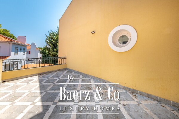 photo 21 5 bedroom villa with swimming pool in the historic area of Parede