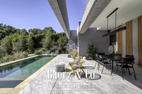 photo 2 Contemporary home within walking distance of the village