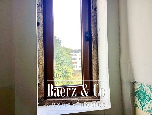 photo 6 Building for restoration - Centre of Porto