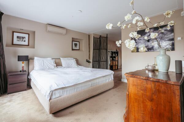 photo 26 Diepenbrockstraat 22