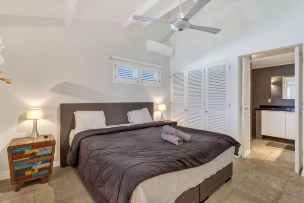 photo 12 Oceanfront Living in the Heart of Kralendijk