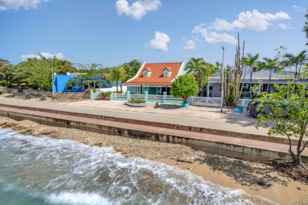 photo 18 Oceanfront Living in the Heart of Kralendijk