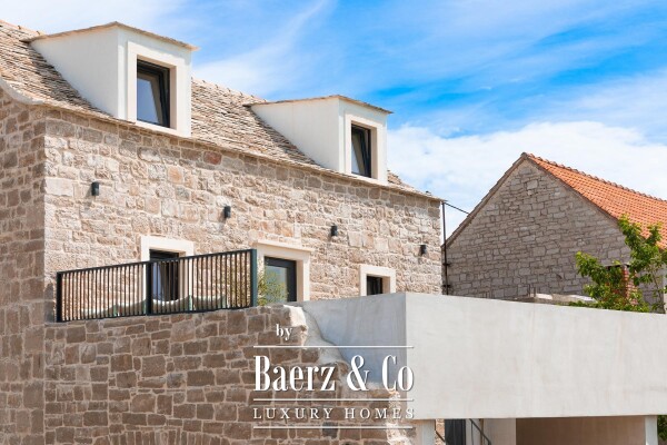 photo 11 Brač, Pučišća, unique stone villa