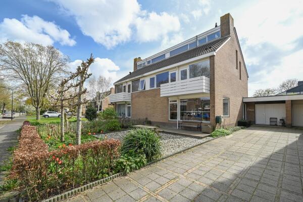 photo 1 Rozenobel 25