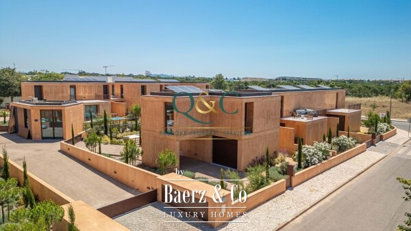 photo 3 Beautiful luxury home in Quarteira, Vilamoura