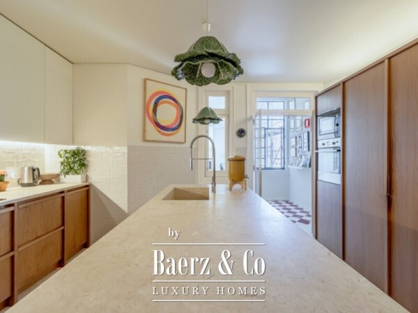 photo 12 Elegant Three-Bedroom Apartment Between Eduardo VII Park and Amoreiras
