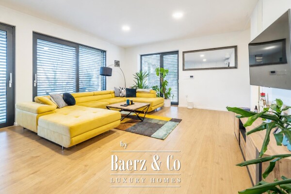 photo 2 Zagreb, Bijenik, luxury villa 376.92 m² on a plot of 1,400 m², open view
