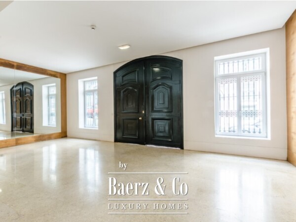photo 17 3-bedroom apartment with private parking, in a prime Chiado location
