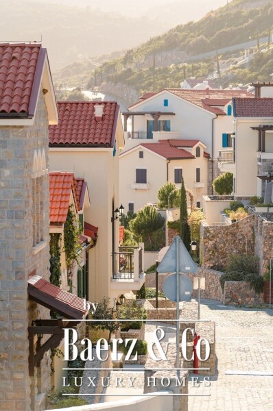 photo 13 Luxurious Studio Apartment on the Coast of Montenegro
