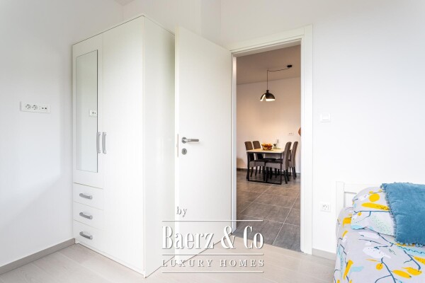 photo 7 Podstrana, newly built house with a pool